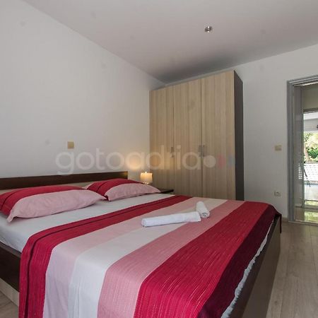 Apartment Vesna With Balcony & Free Parking Makarska Exterior foto